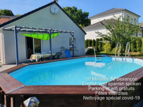 2 vraies chambres privées au calme dans villa de campagne plain-pied 105m2 avec piscine à Montfaucon